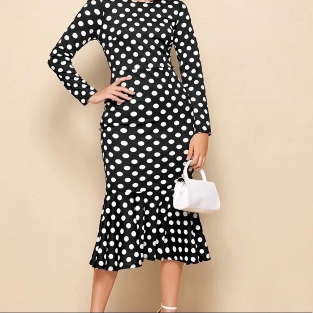 Fabulous Polka dot Dress 🖤